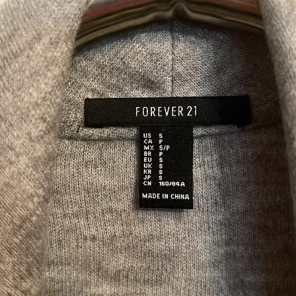 FOREVER 21 Women’s Small Asymmetrical Grey long sleeve light jacket/sweater